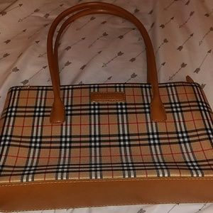 Burberry purse